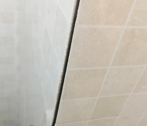 普定瓷砖空鼓维修公司分享阳台瓷砖脱落的修复过程可以分为以下几个步骤